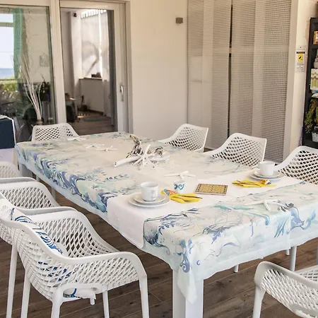 B&B Laris 카스텔라바테