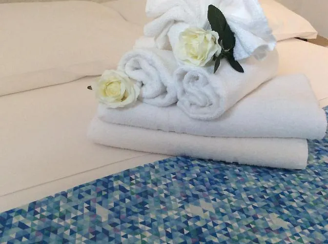 Laris ベッド・アンド・ブレックファスト カステッラバーテ