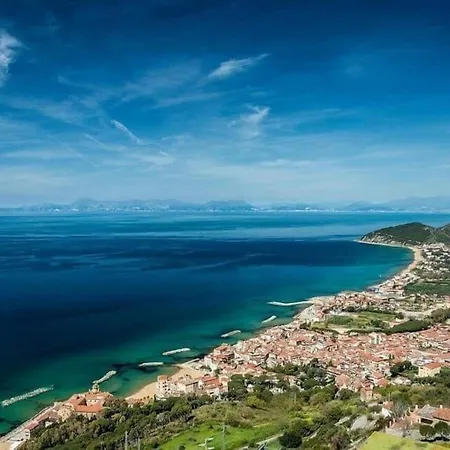 Laris 住宿加早餐酒店 卡斯特拉巴特